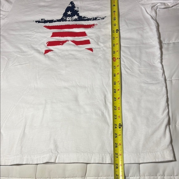 White Star Graphic Patriotic Red White and Blue T-Shirt - Picture 5 of 6